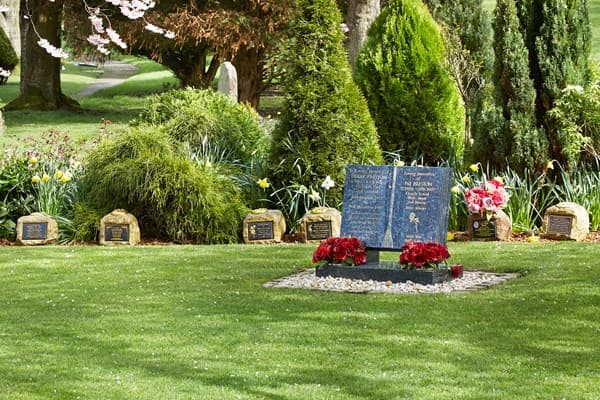 Memorial plaques | Dignity Funerals